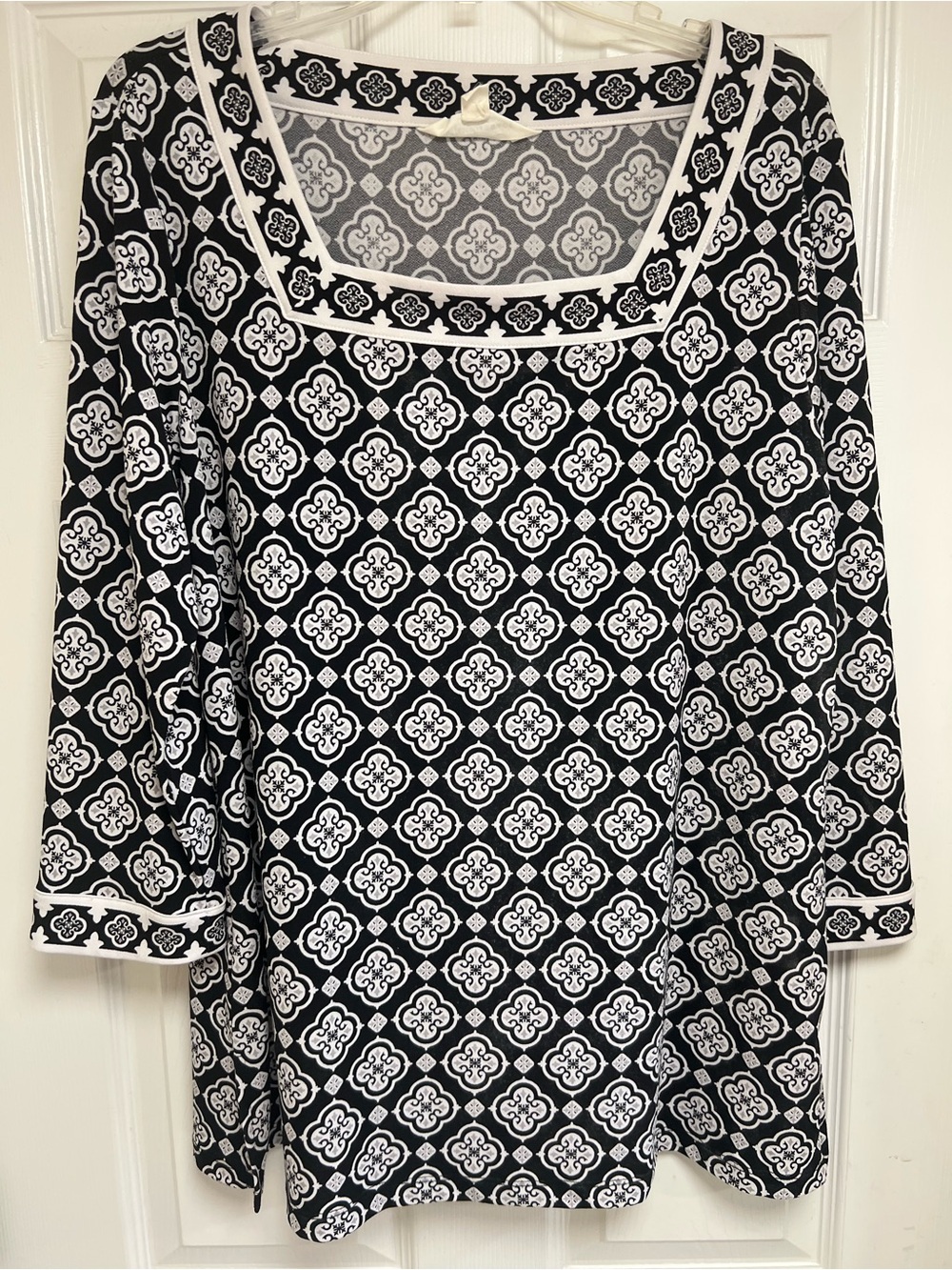 Magnolia Black & White Scoop Neck Tunic